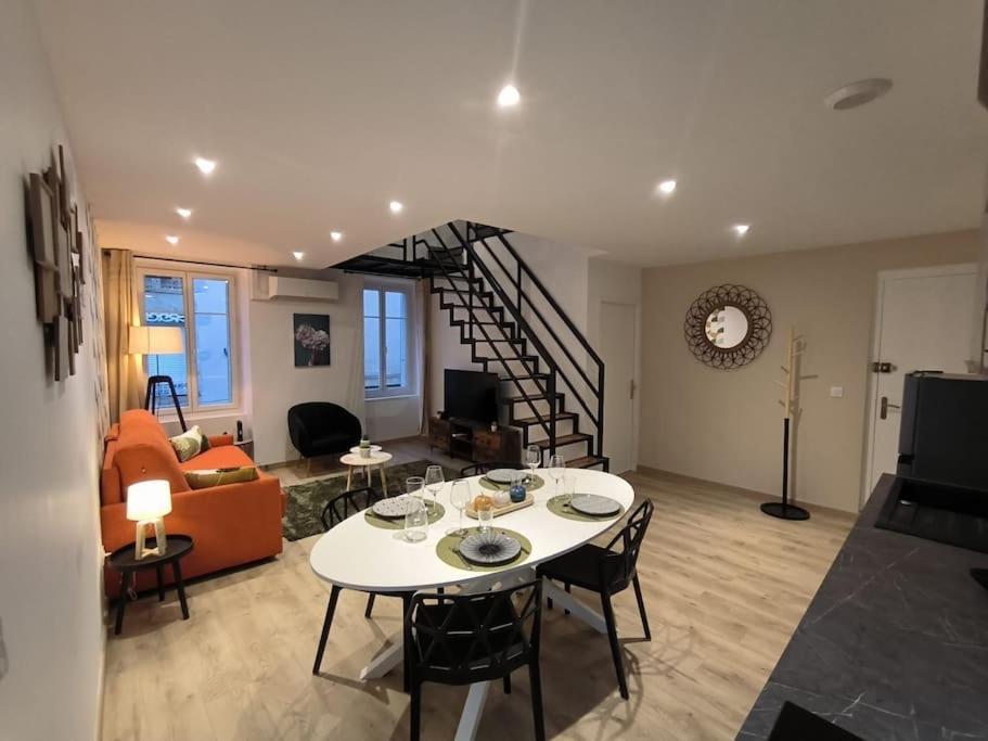 Ferienwohnung T2 -55M2- Elegant Et Chaleureux Montbrison Exterior foto